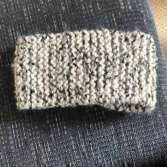 Francesca’s Collections Knitted Headband - Picture 4 of 6